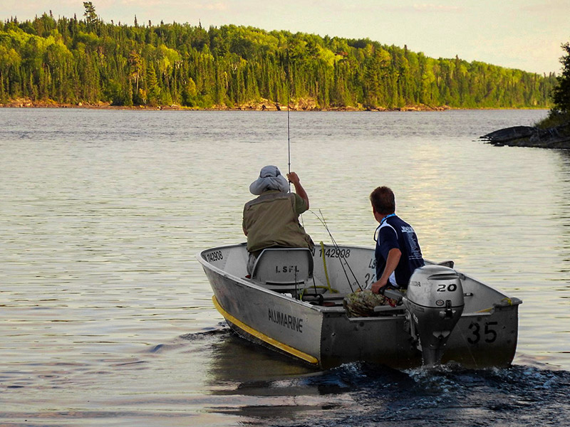 Fish Lac Seul with Alumarine fishing boats