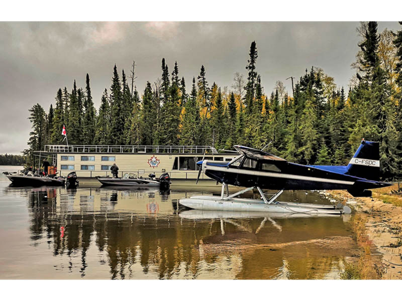 Lac Seul Floating Lodges photo 4
